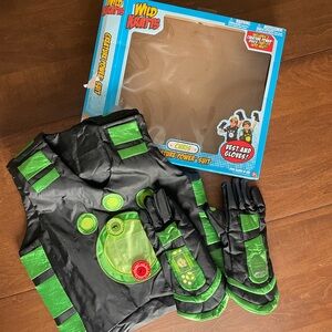 Wild Kratts Creature Power Suit with Gloves and tokens. New in box